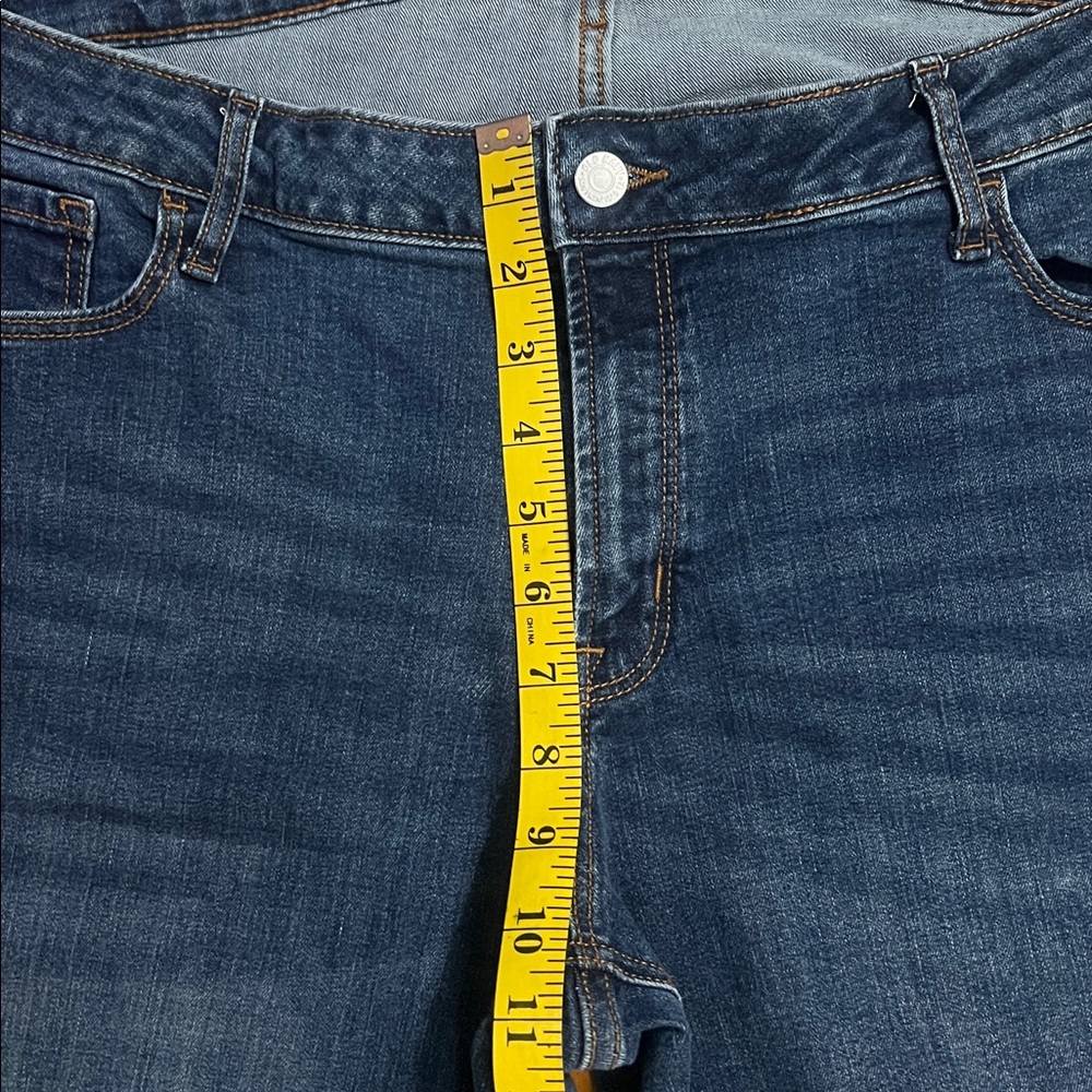 Old Navy Mid-Rise Rockstar Super Skinny Jeans Women’s Size 18 Medium Wash Distre - Picture 5 of 12